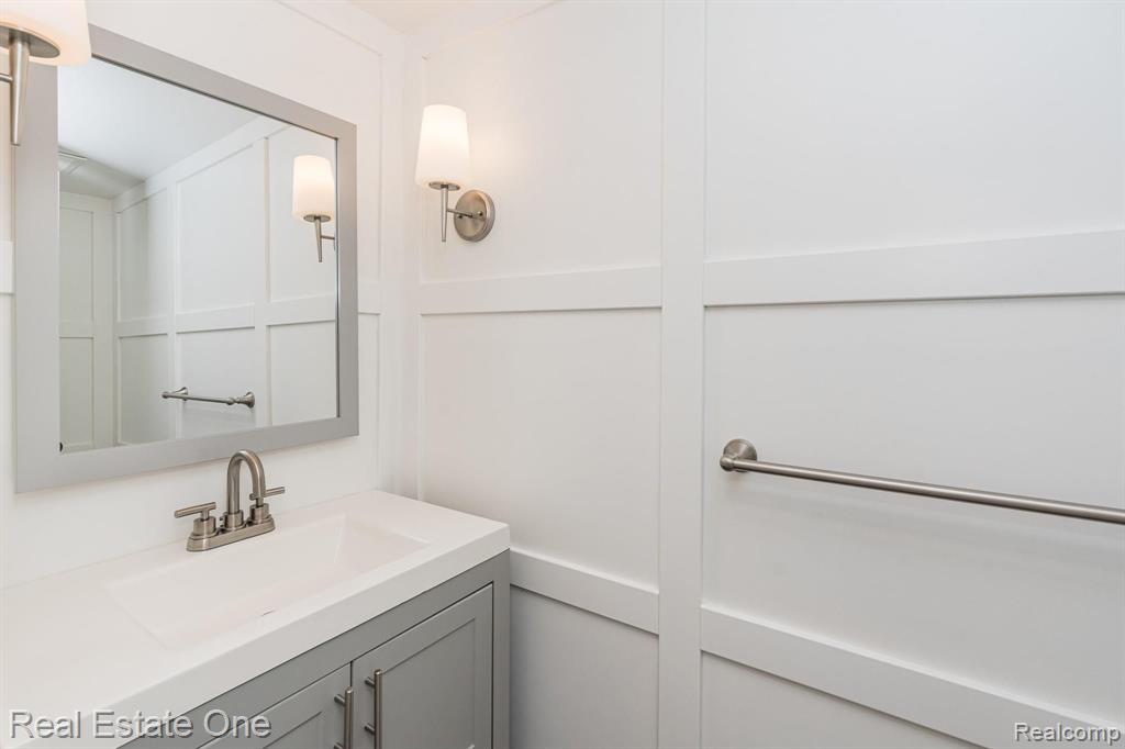 1677 Riverside Drive, Unit 16 Rochester Hills, MI 48309 - Photo 22 of 31
