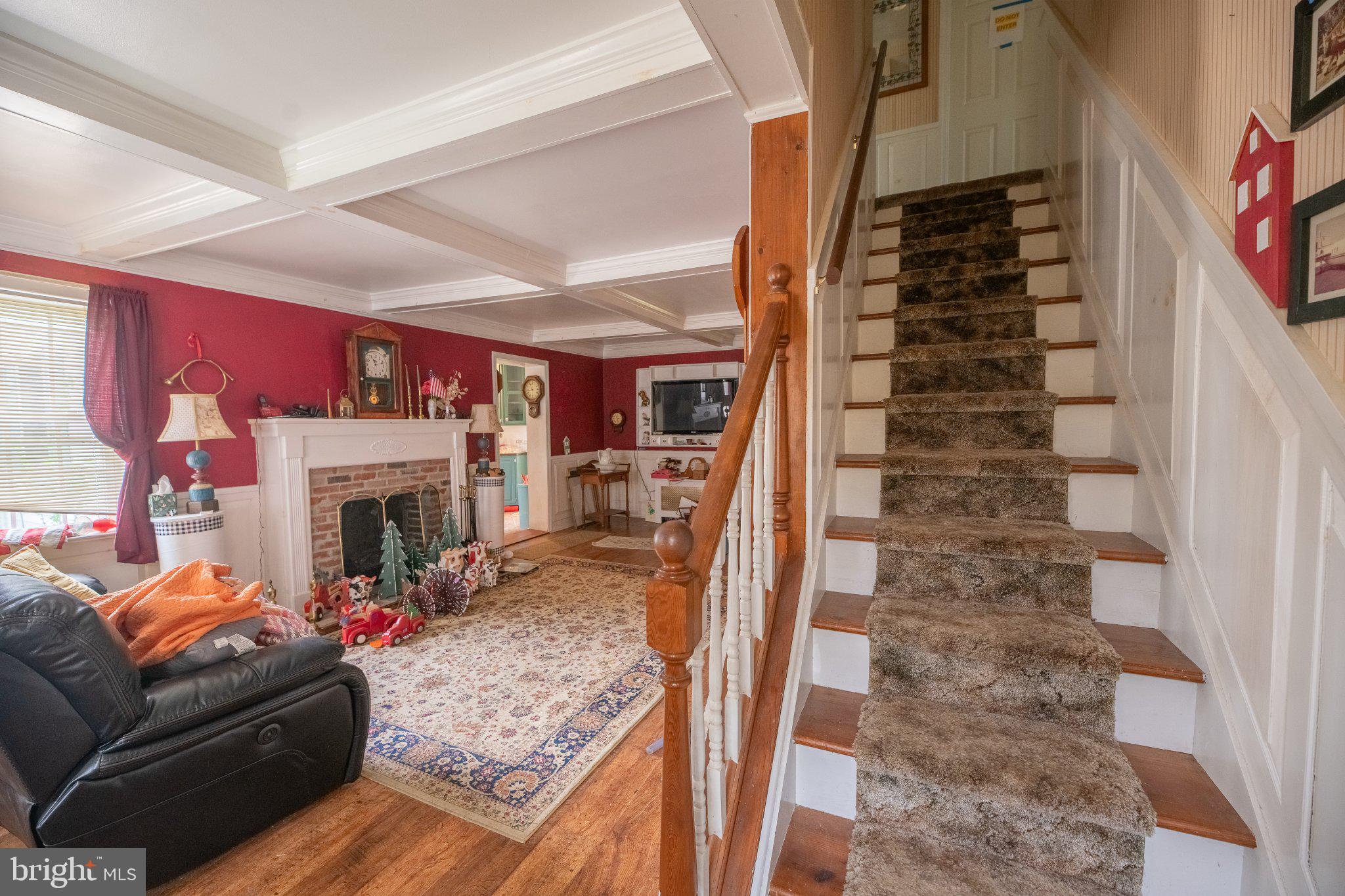57 Diverty Road Pennington, NJ 08534 - Photo 9 of 86 Charming home with inviting staircase.