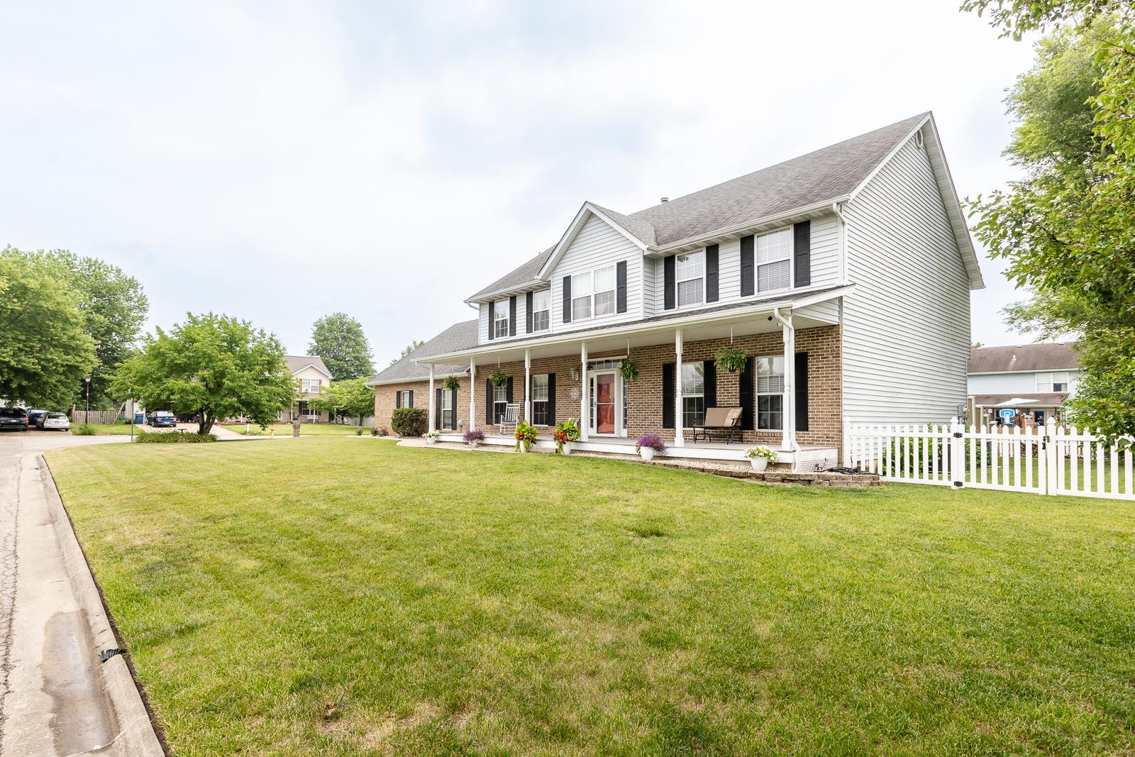 867 Crosswinds Drive Shiloh, IL 62221 - Photo 2 of 37
