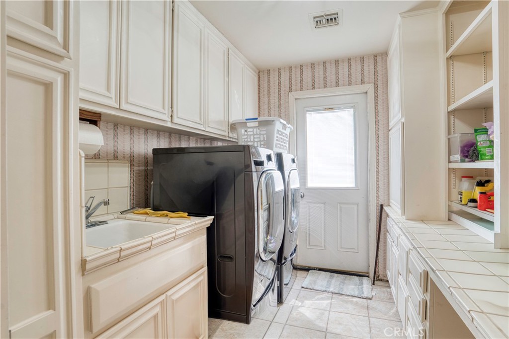 1 Royal St George Road Newport Beach, CA 92660 - Photo 13 of 65