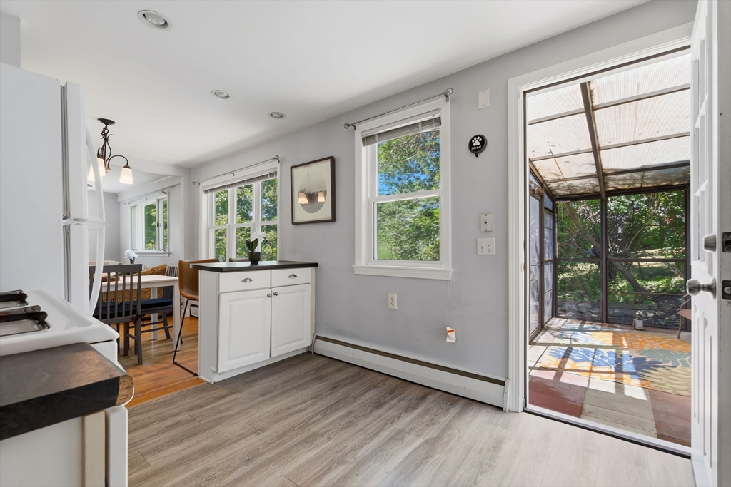 542 Trapelo Road Waltham, MA 02452 - Photo 12 of 42