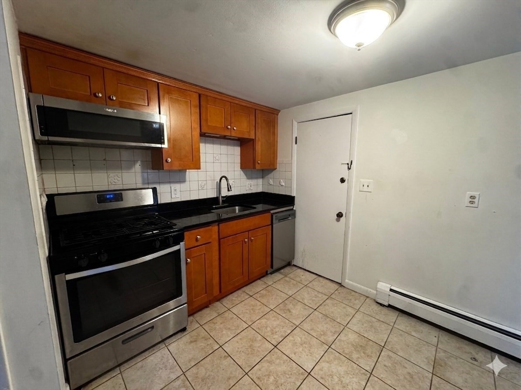 87 R Madison Street, Unit 2R Malden, MA 02148 - Photo 4 of 7