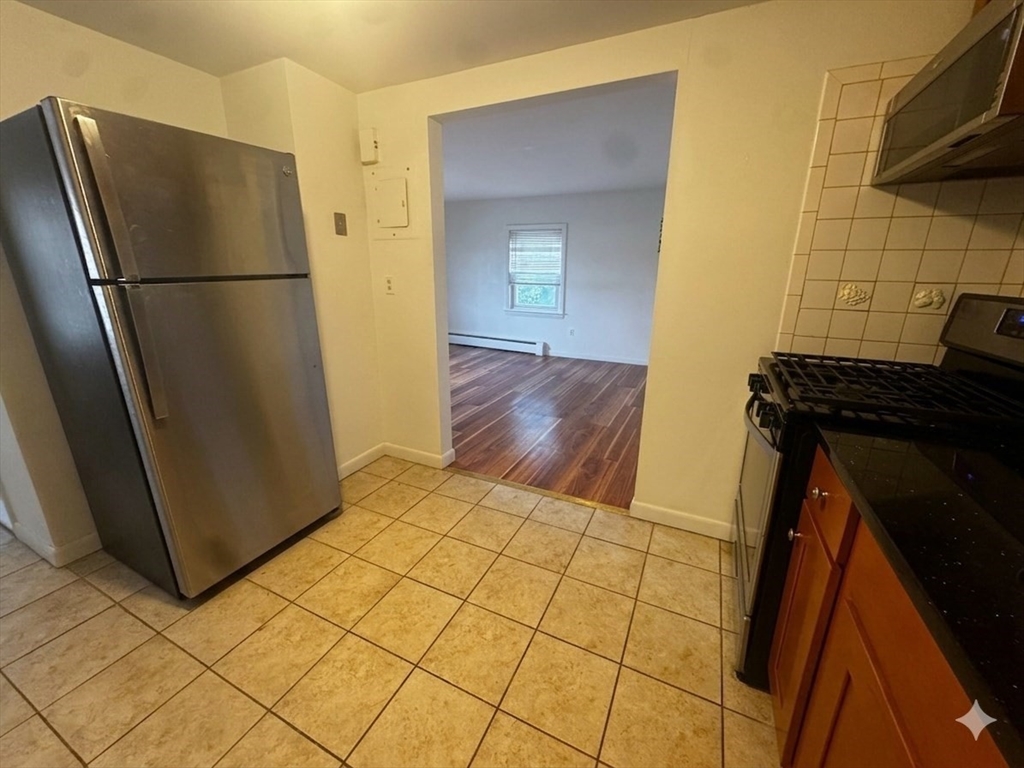 87 R Madison Street, Unit 2R Malden, MA 02148 - Photo 5 of 7