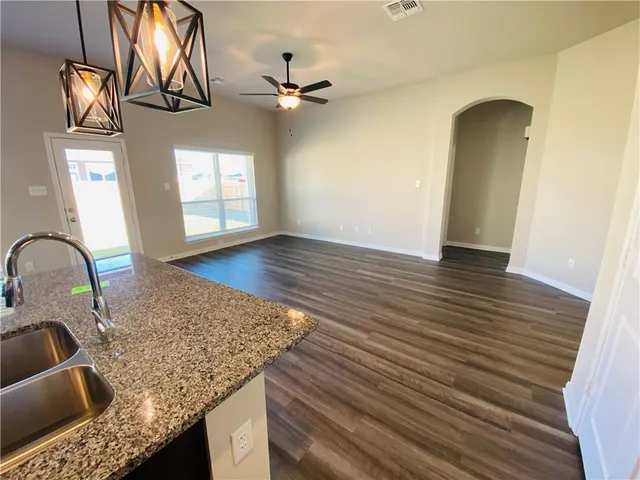 $1,750 | 721 Hollyhock Drive, Temple, TX 76502