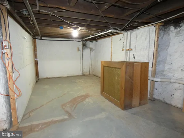 a view of utility room