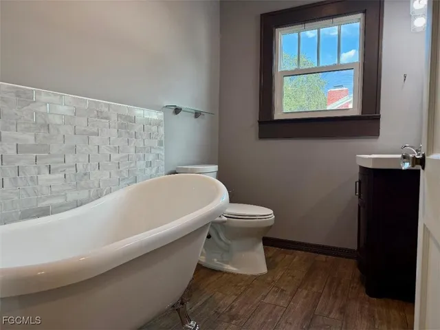 $470,000 | 410 East Osceola Avenue, Clewiston, FL 33440