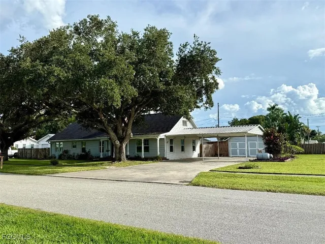 $470,000 | 410 East Osceola Avenue, Clewiston, FL 33440