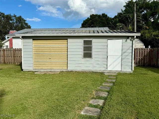 $470,000 | 410 East Osceola Avenue, Clewiston, FL 33440