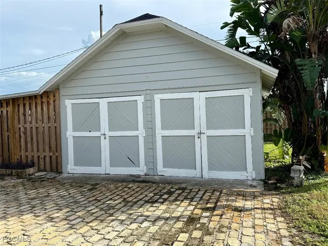 $470,000 | 410 East Osceola Avenue, Clewiston, FL 33440