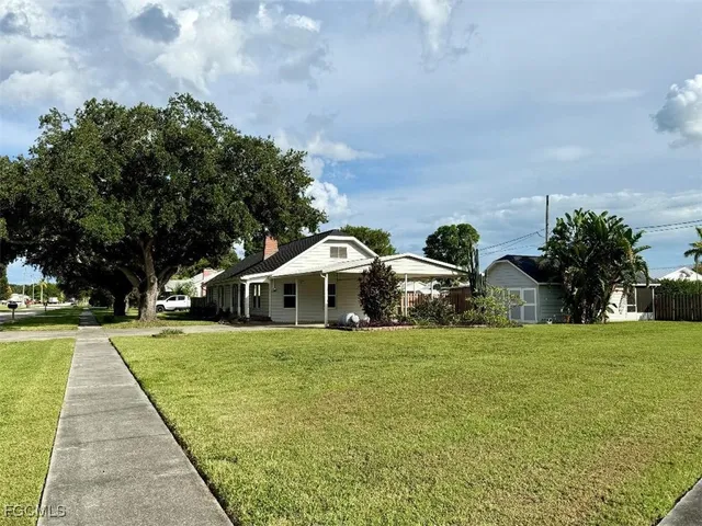 $470,000 | 410 East Osceola Avenue, Clewiston, FL 33440