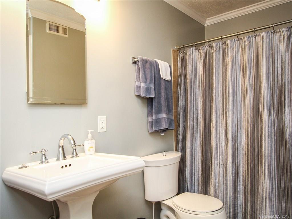 5012 Sardis Road, Unit P Charlotte, NC 28270 - Photo 17 of 24 Gallery Image 17