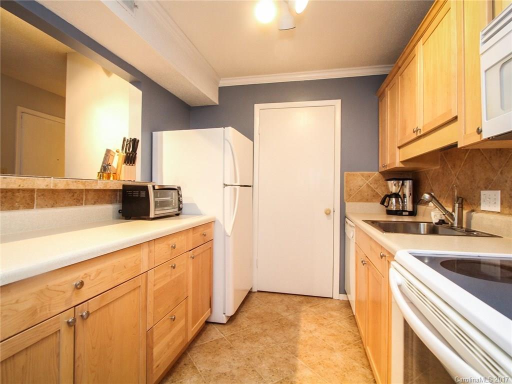 5012 Sardis Road, Unit P Charlotte, NC 28270 - Photo 5 of 24 Gallery Image 5