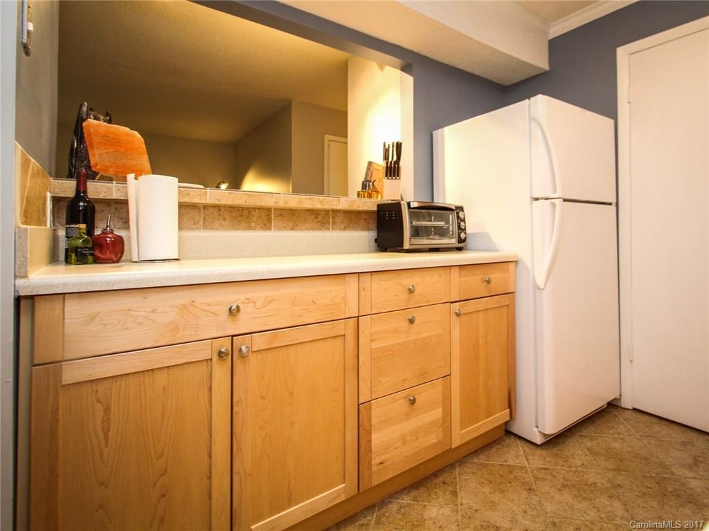 5012 Sardis Road, Unit P Charlotte, NC 28270 - Photo 9 of 24 Gallery Image 9