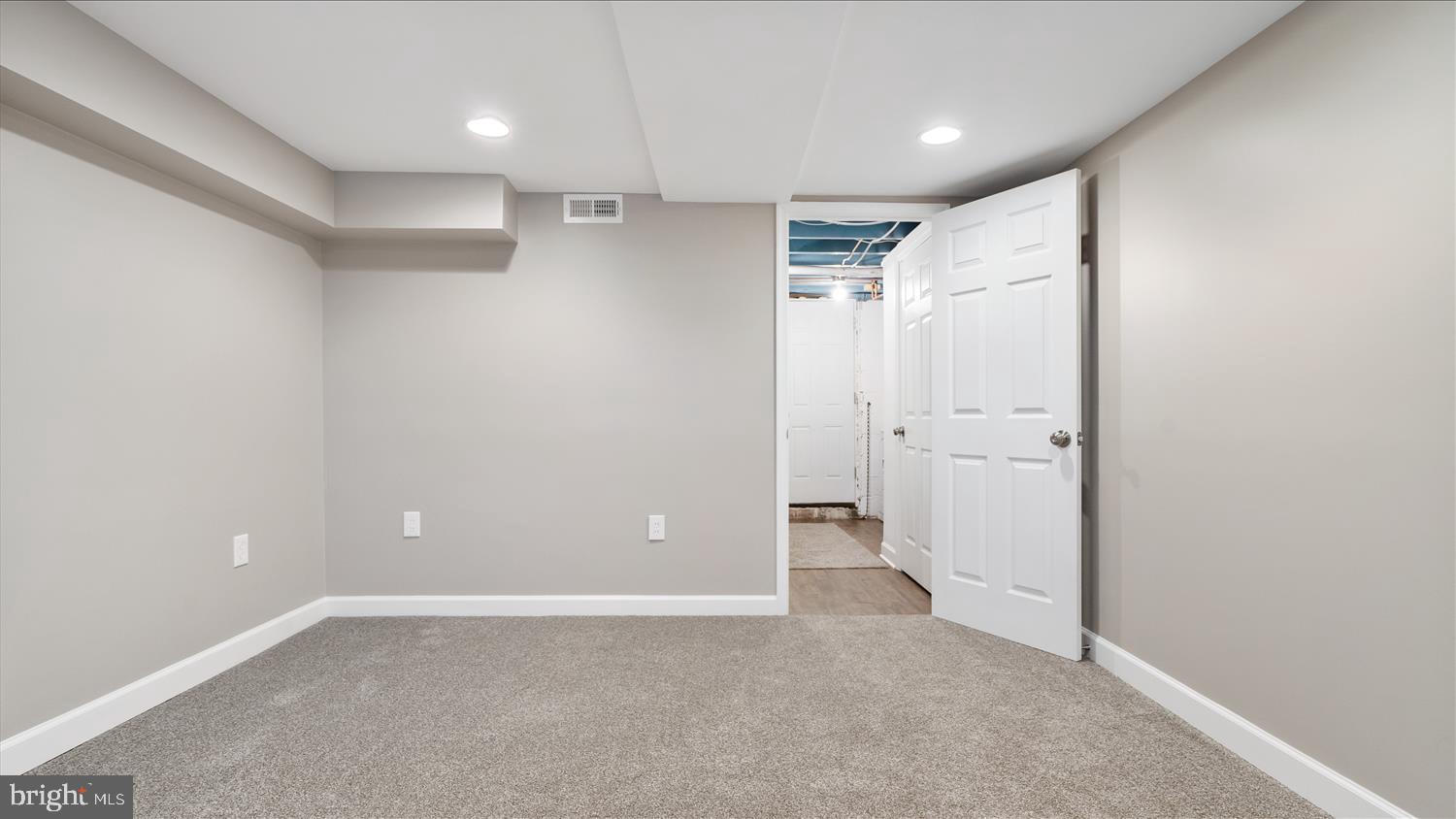 90 Berkshire Road Baltimore, MD 21221 - Photo 17 of 36