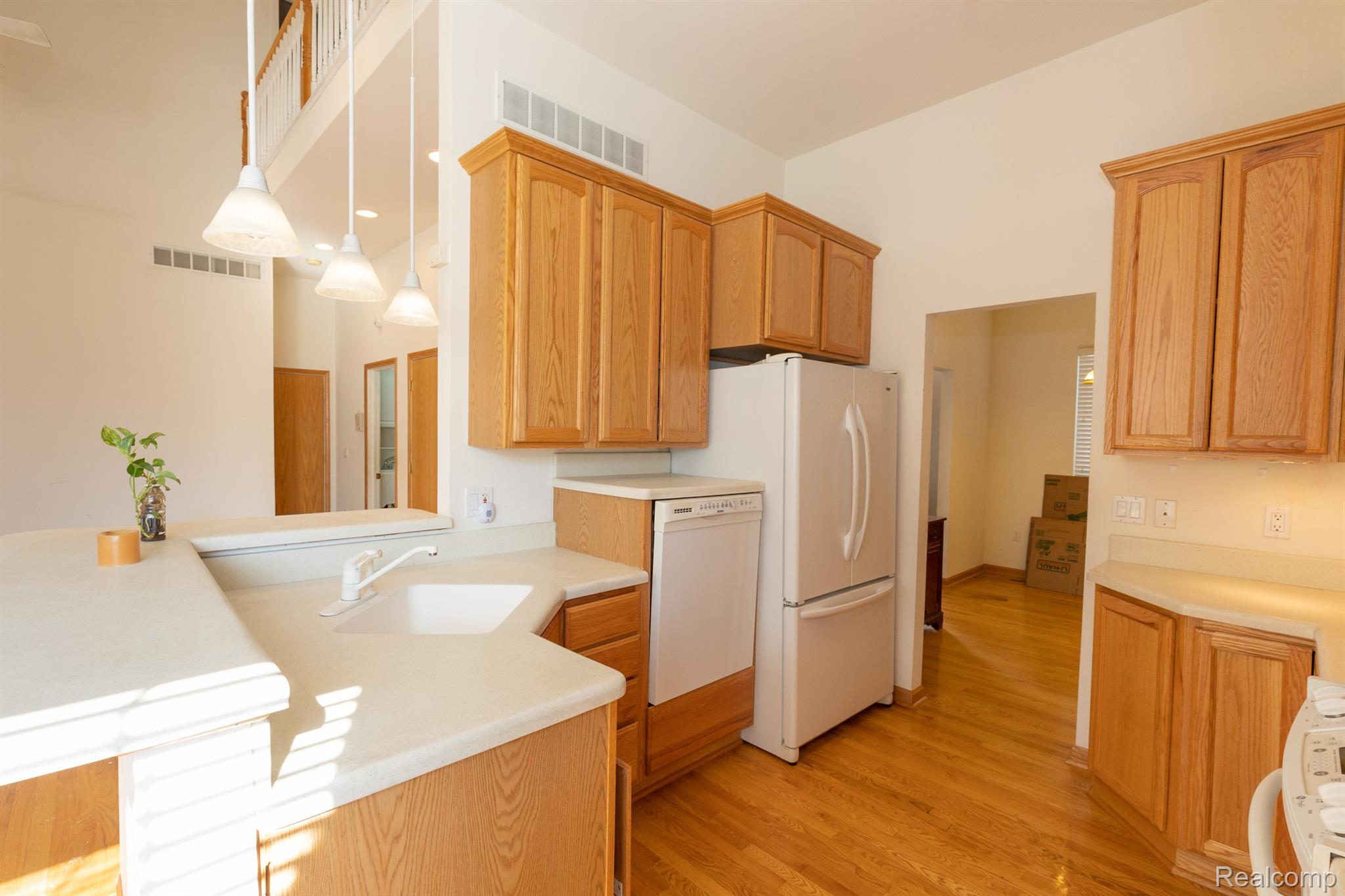 9 Utica Road Pontiac, MI 48341 - Photo 7 of 33 Kitchen