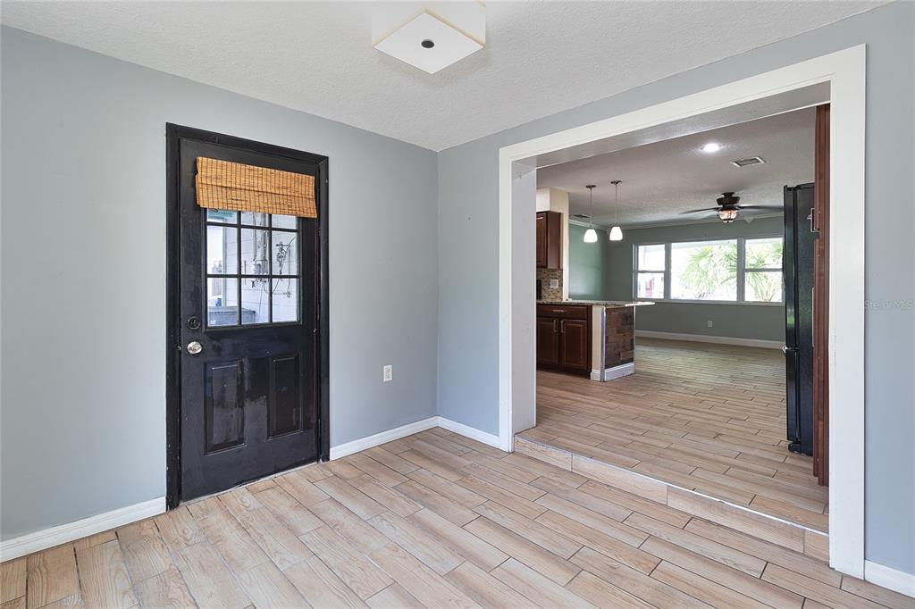 831 Lakeside Drive Largo, FL 33778 - Photo 18 of 43
