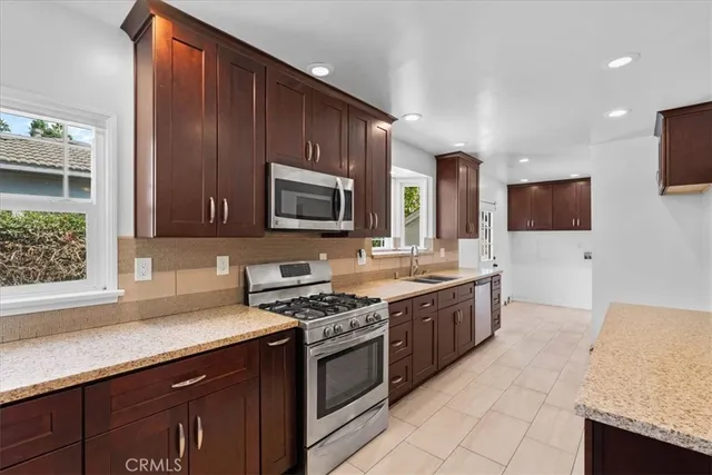 $559,997 | 3271 North I Street, San Bernardino, CA 92405