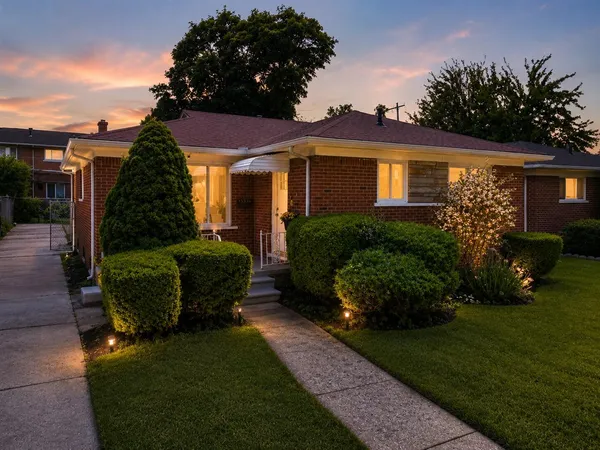 $354,900 | 15241 Pearson Street, Oak Park, MI 48237