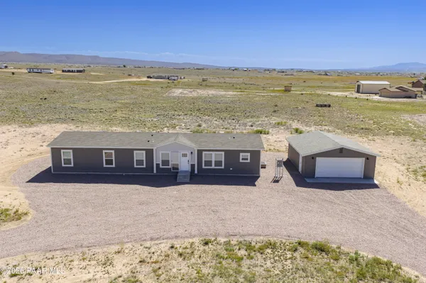 $430,000 | 26827 North Chicory Way, Paulden, AZ 86334