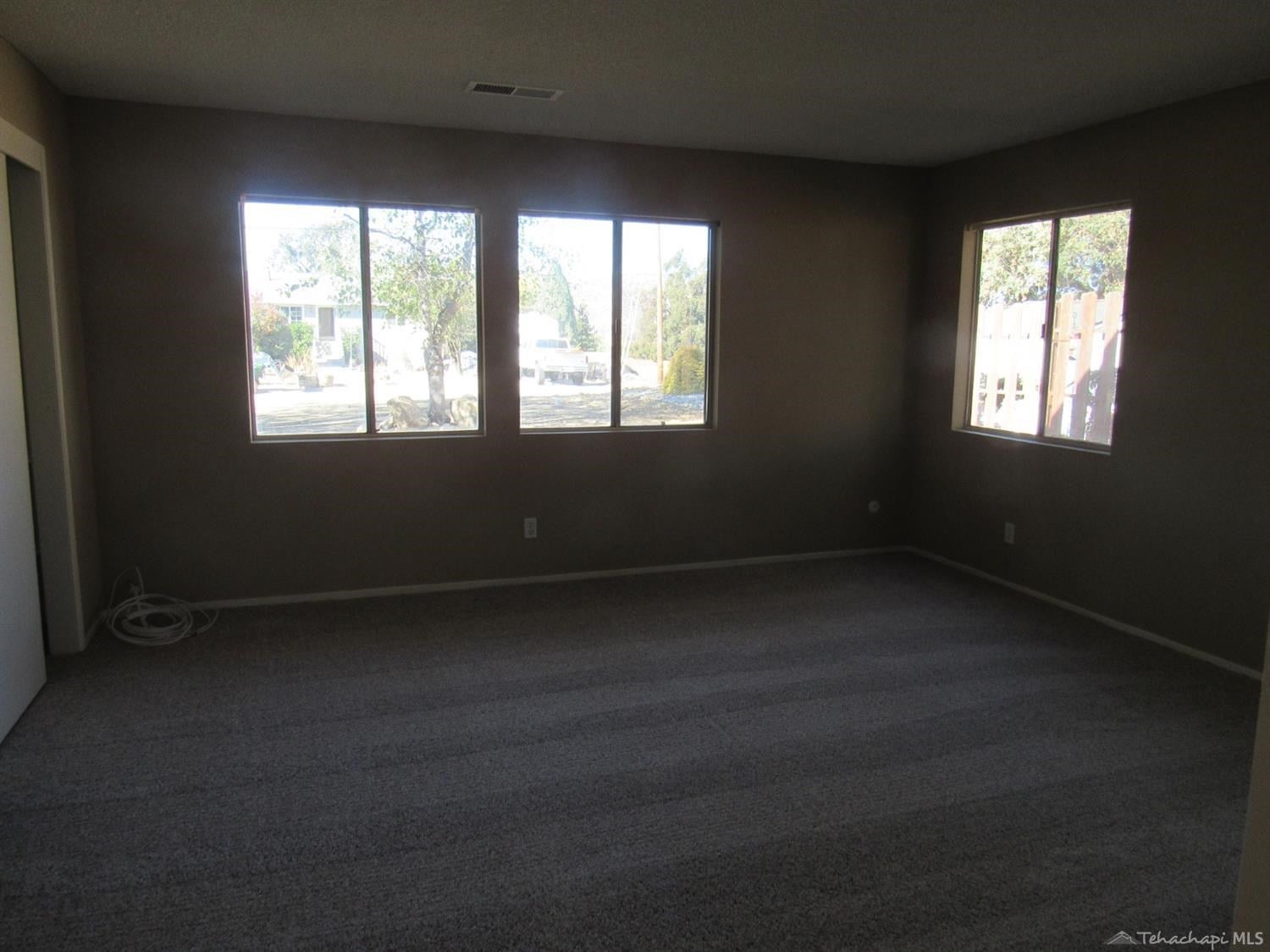 28400 Carry Back Court Tehachapi, CA 93561 - Photo 6 of 24 Gallery Image 6