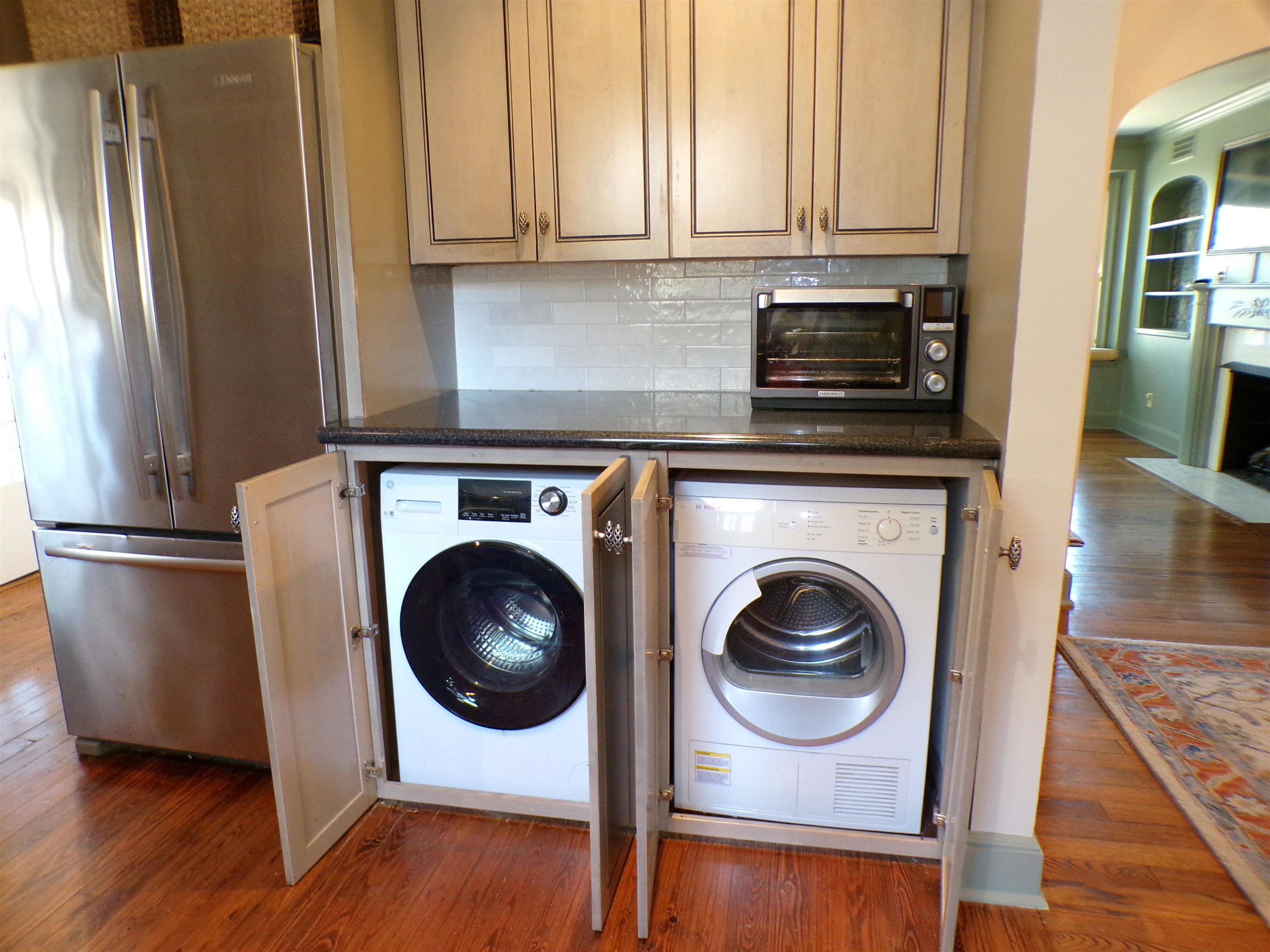 527 South Goodlett Street Memphis, TN 38117 - Photo 17 of 34 Washer & Dryer remain; Tucked away but very convenient