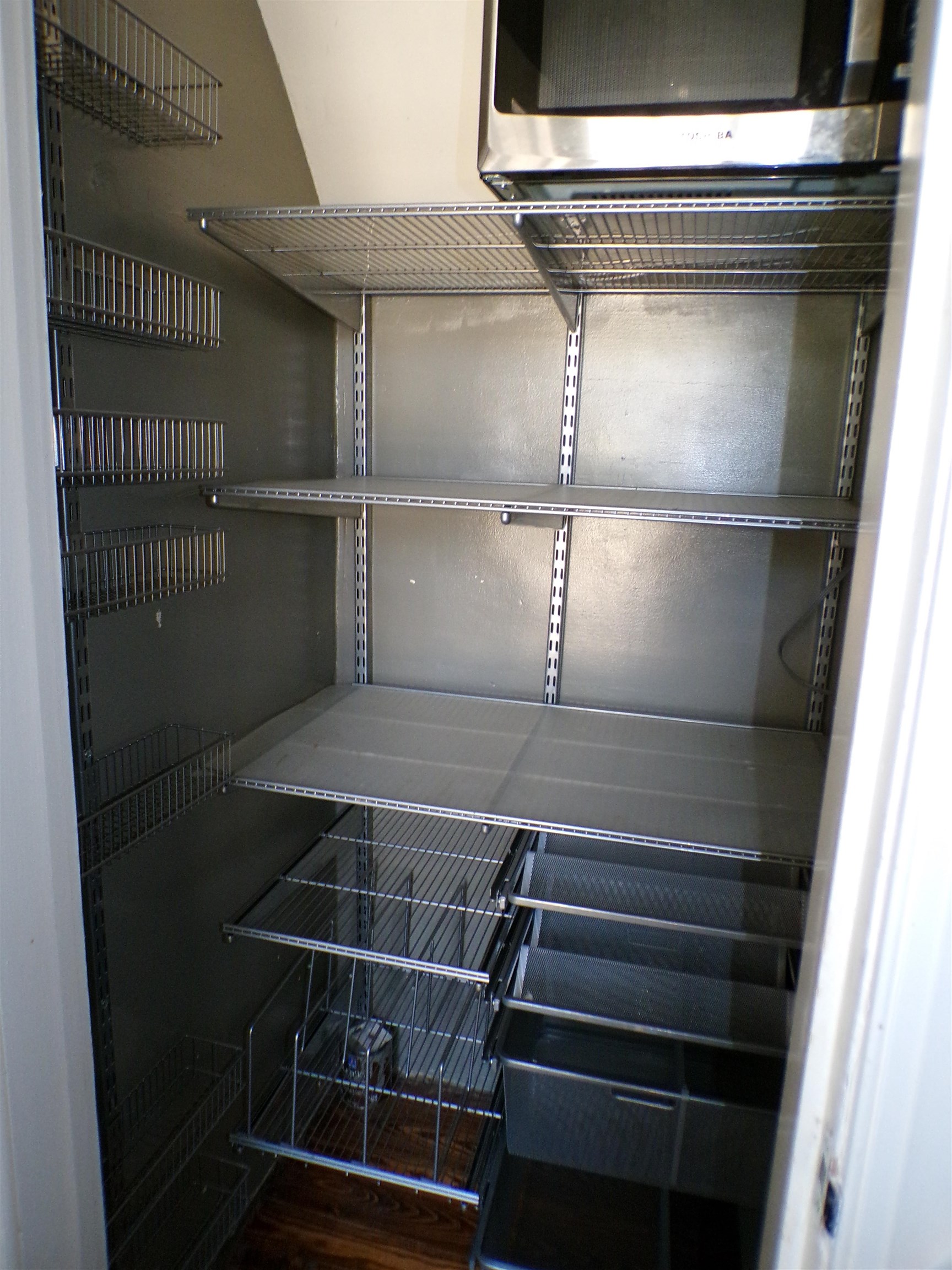 527 South Goodlett Street Memphis, TN 38117 - Photo 18 of 34 Designed to look nice and offer good space