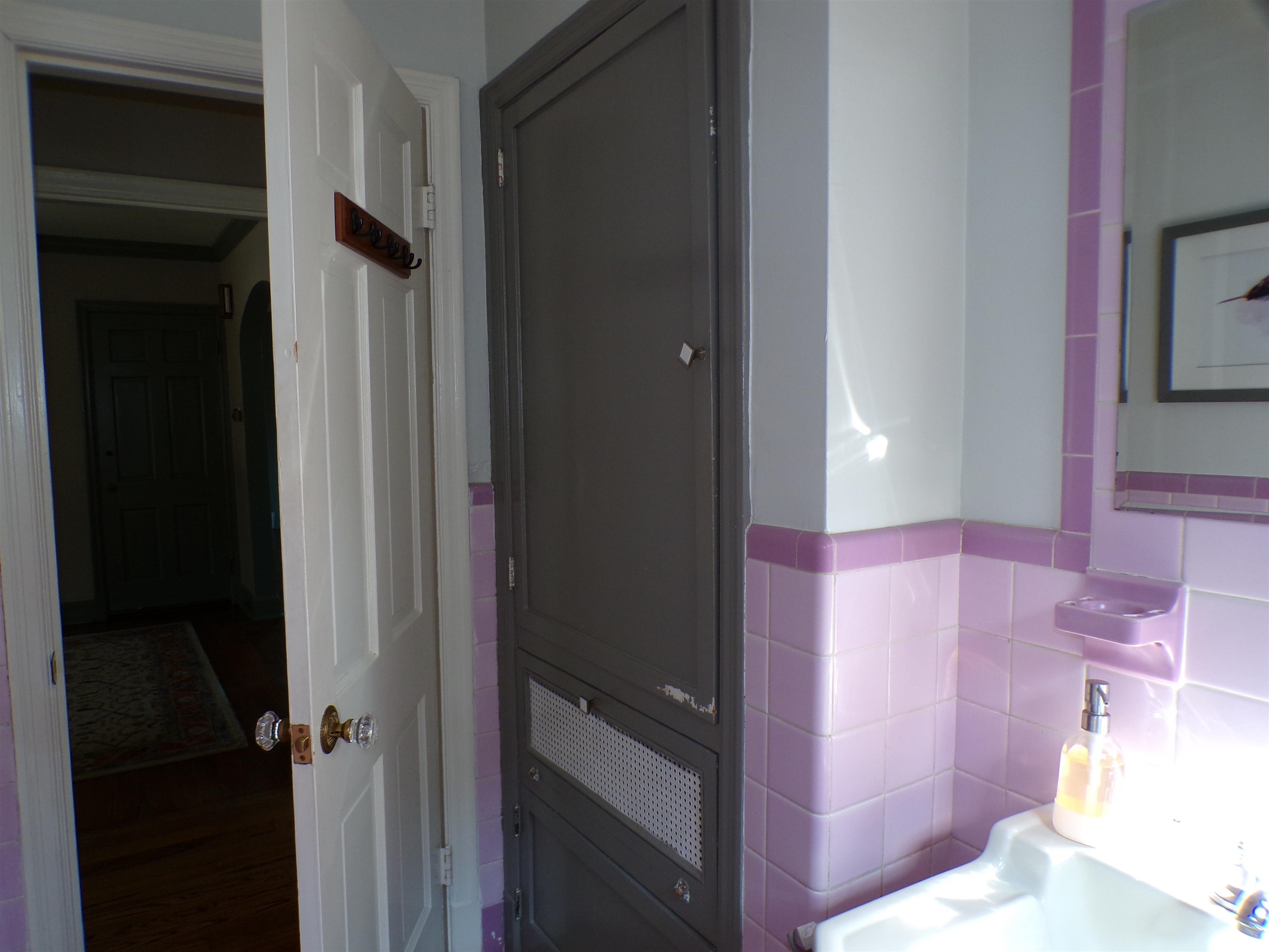 527 South Goodlett Street Memphis, TN 38117 - Photo 26 of 34 With Large Closet