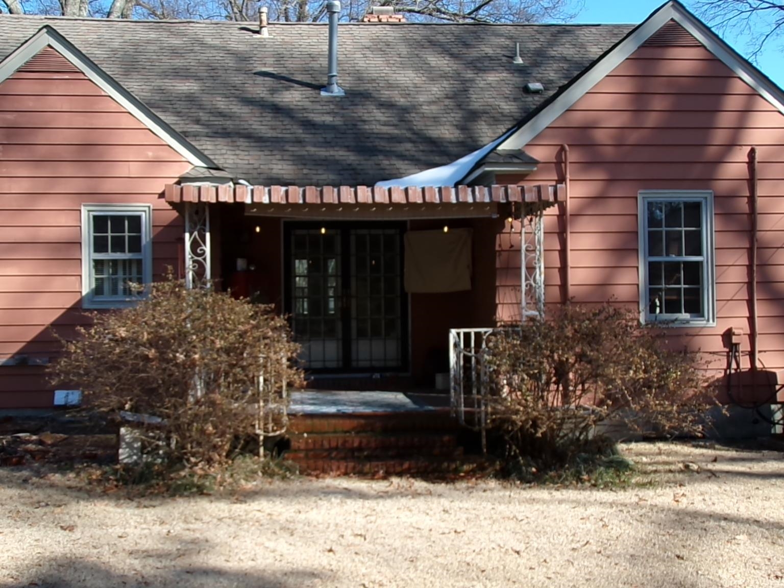 527 South Goodlett Street Memphis, TN 38117 - Photo 30 of 34 Covered Patio
