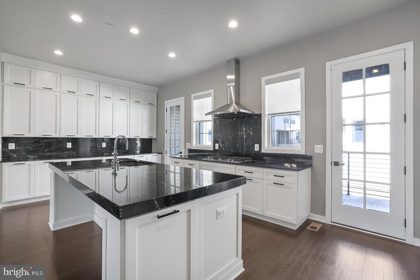 22170 Penelope Heights Terrace Ashburn, VA 20148 - Photo 1 of 61