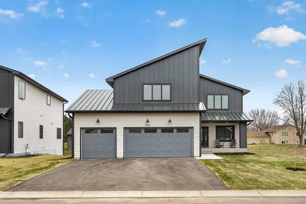 $700,000 | 9984 14th Circle Northeast, St. Michael, MN 55376