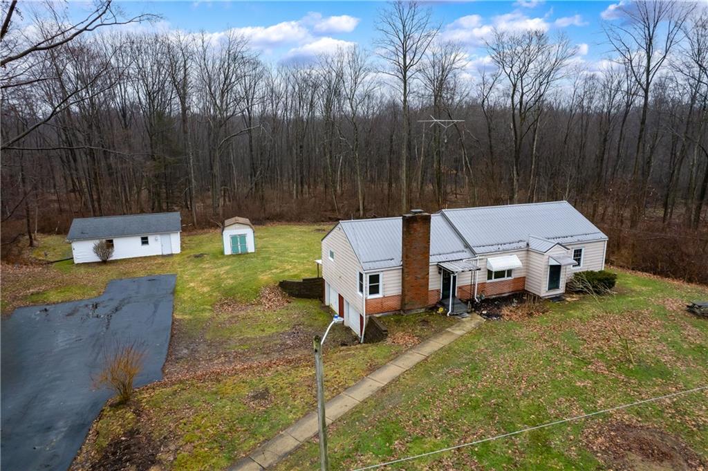 114 Hall Road Mercer, PA 16137 - Photo 6 of 36