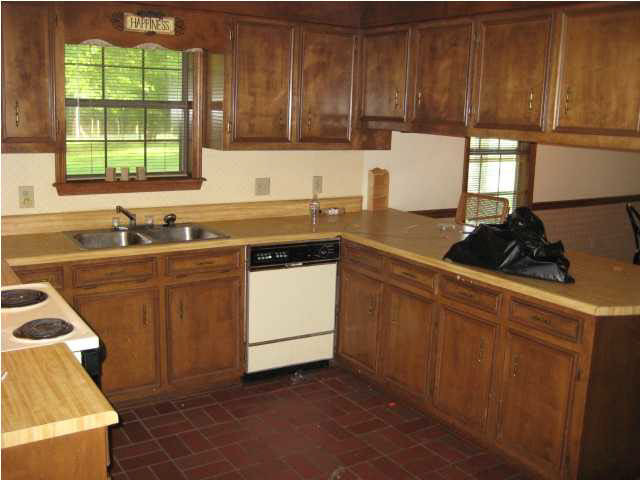 131 Dogwood Hill Road Canton, MS 39046 - Photo 6 of 7 Kitchen