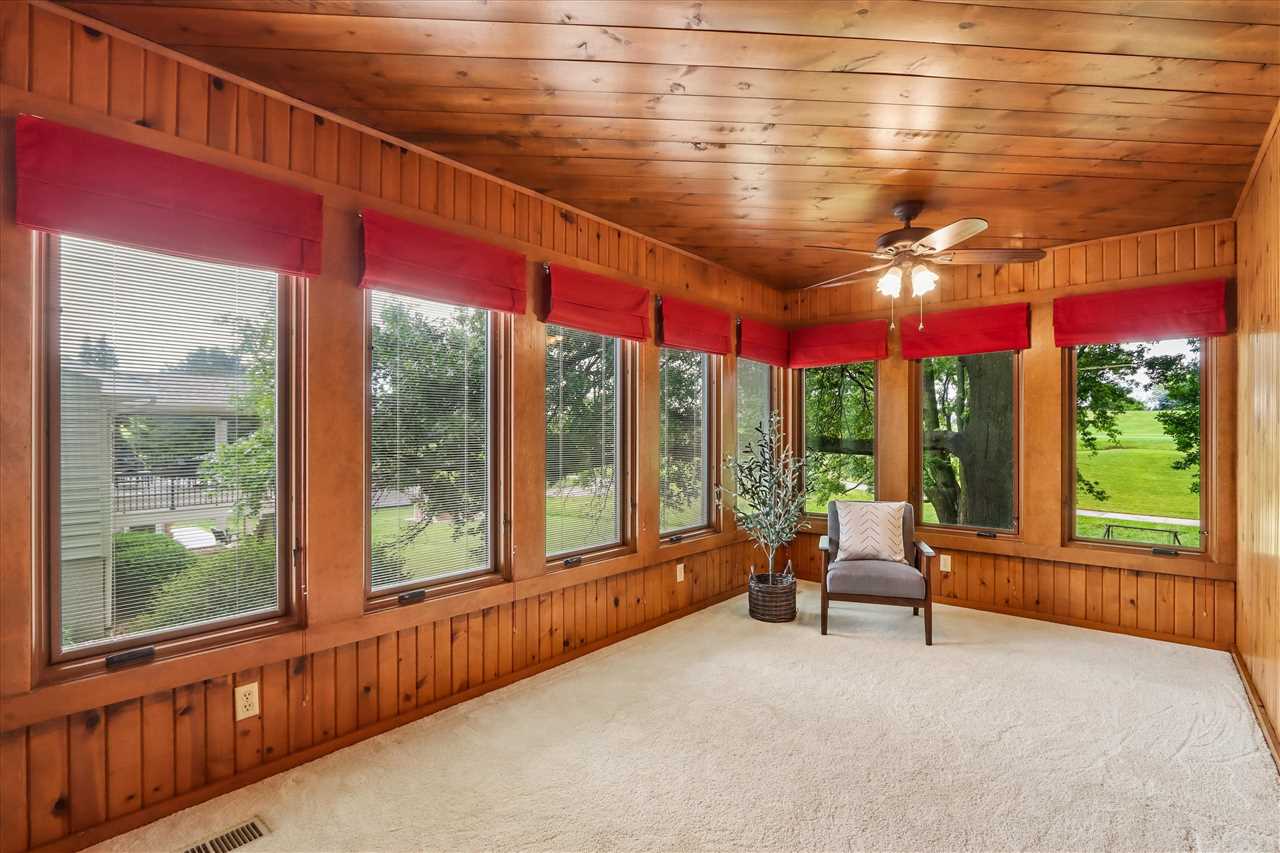 128 Country Club Road Williamsburg, IA 52361 - Photo 11 of 36 Gallery Image 11
