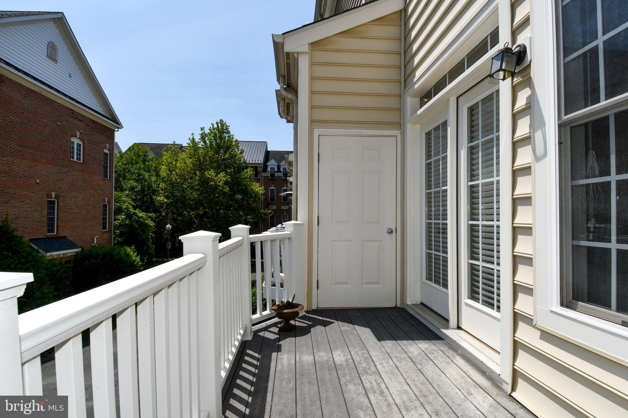 589 Cedar Spring Street Gaithersburg, MD 20877 - Photo 39 of 43 Deck