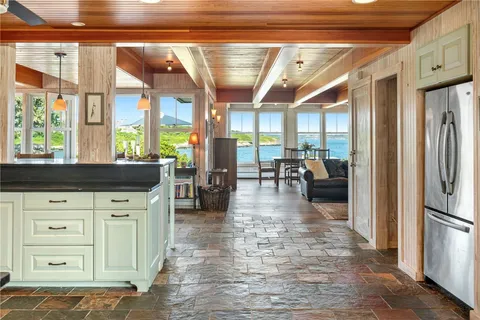 $4,999,000 | 4 Hull Cove Street, Jamestown, RI 02835