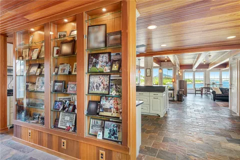 $4,999,000 | 4 Hull Cove Street, Jamestown, RI 02835