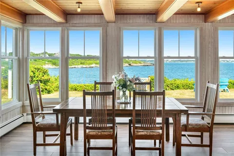 $4,999,000 | 4 Hull Cove Street, Jamestown, RI 02835