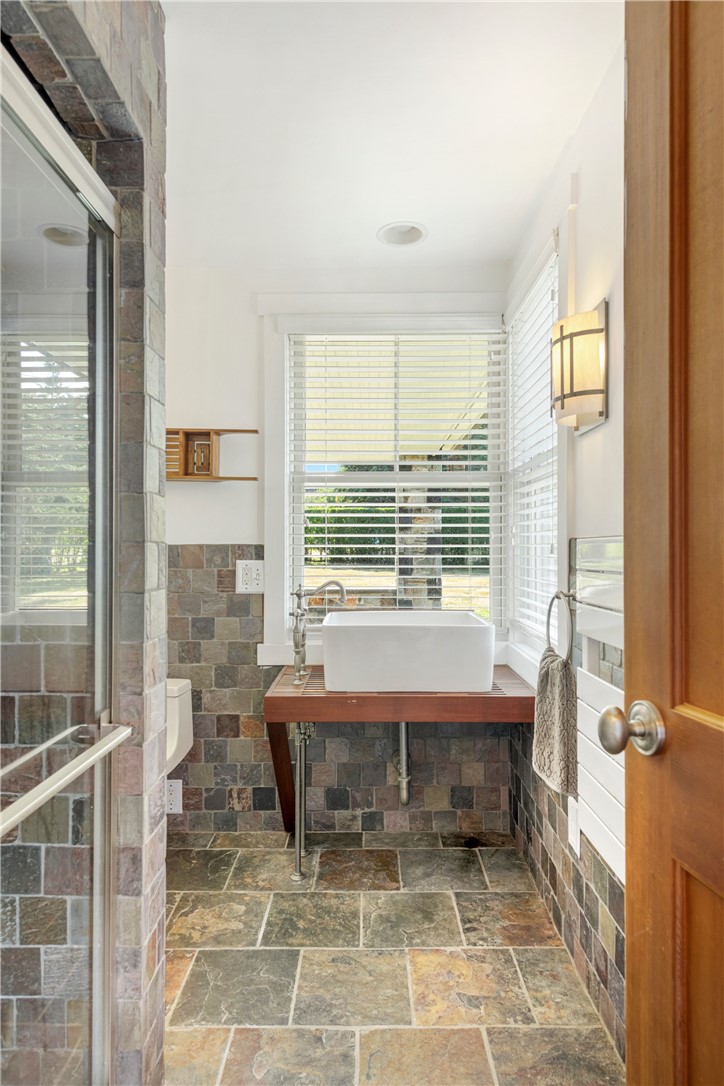 4 Hull Cove Street Jamestown, RI 02835 - Photo 38 of 49 First level full bath