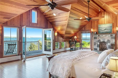 $4,999,000 | 4 Hull Cove Street, Jamestown, RI 02835