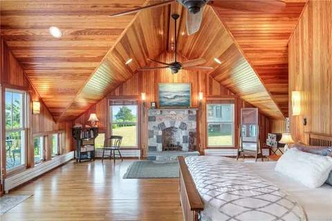 $4,999,000 | 4 Hull Cove Street, Jamestown, RI 02835