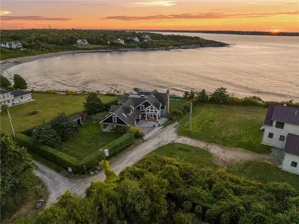 $4,999,000 | 4 Hull Cove Street, Jamestown, RI 02835