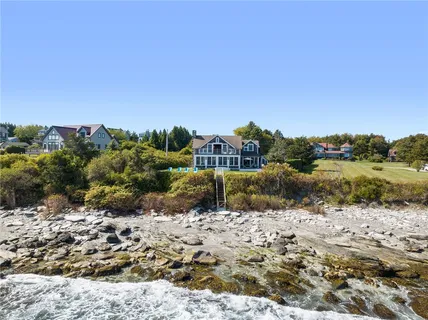 $4,999,000 | 4 Hull Cove Street, Jamestown, RI 02835