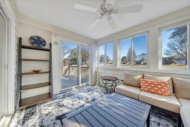 $999,990 | 27 Peninsula Point Drive, Moneta, VA 24121