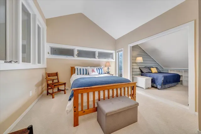 $999,990 | 27 Peninsula Point Drive, Moneta, VA 24121