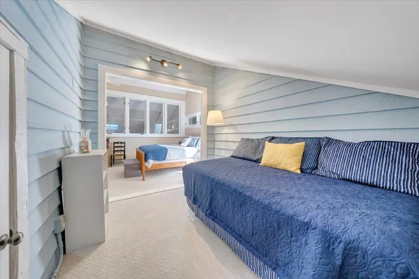 $979,700 | 27 Peninsula Point Drive, Moneta, VA 24121