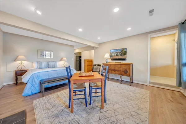 $979,700 | 27 Peninsula Point Drive, Moneta, VA 24121