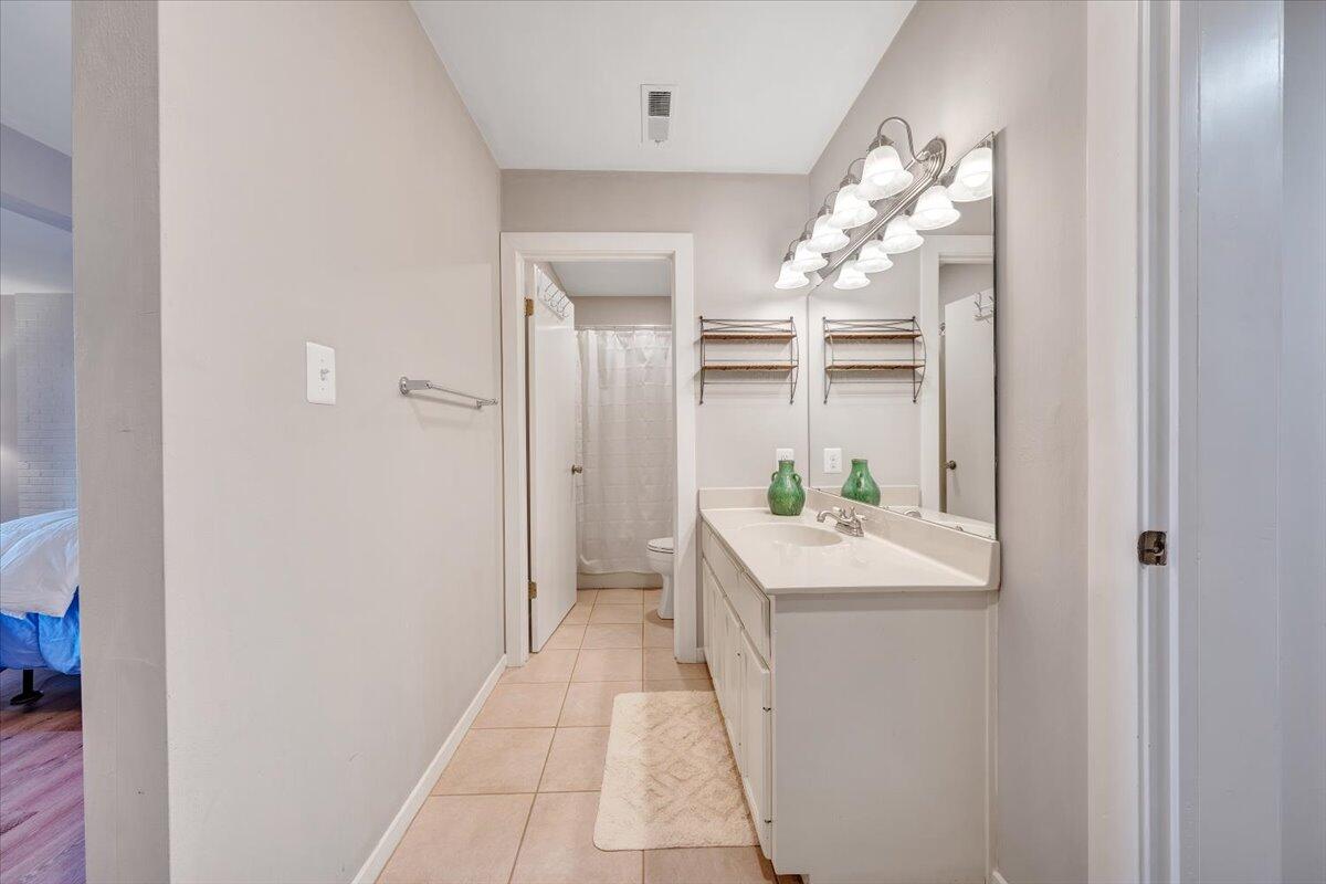 27 Peninsula Point Drive Moneta, VA 24121 - Photo 34 of 96 034-MIB03552