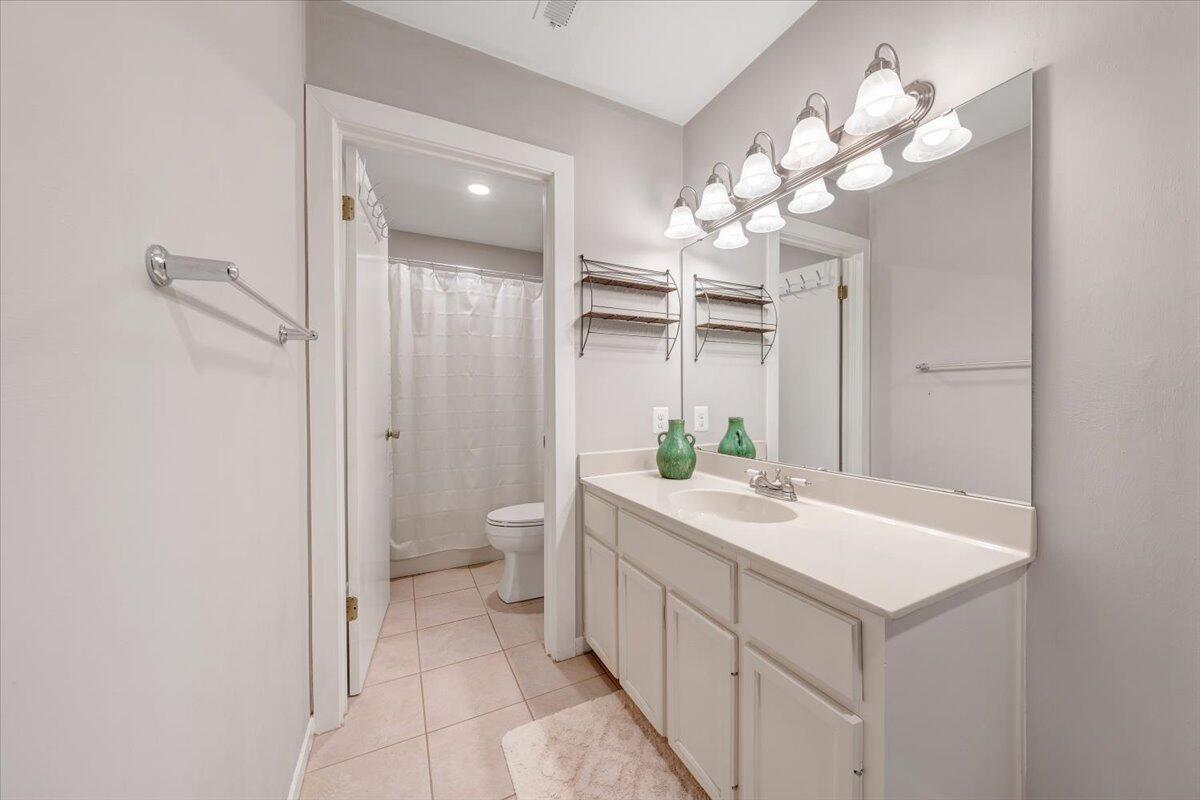 27 Peninsula Point Drive Moneta, VA 24121 - Photo 35 of 96 035-MIB03555