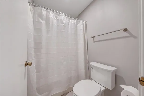 $979,700 | 27 Peninsula Point Drive, Moneta, VA 24121