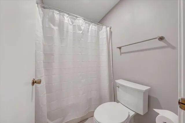 $999,990 | 27 Peninsula Point Drive, Moneta, VA 24121